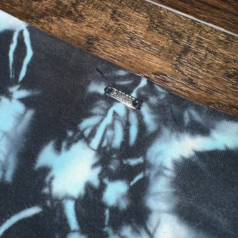 PINK Victoria's Secret Women’s Spandex Biker Shorts - Picture 3 of 10